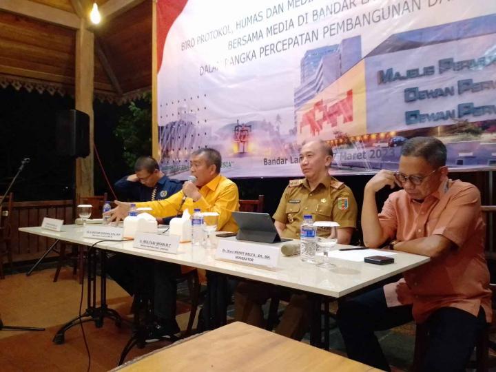 Diskusi Dalam Rangka Percepatan Pembangunan Daerah di LampungÂ 