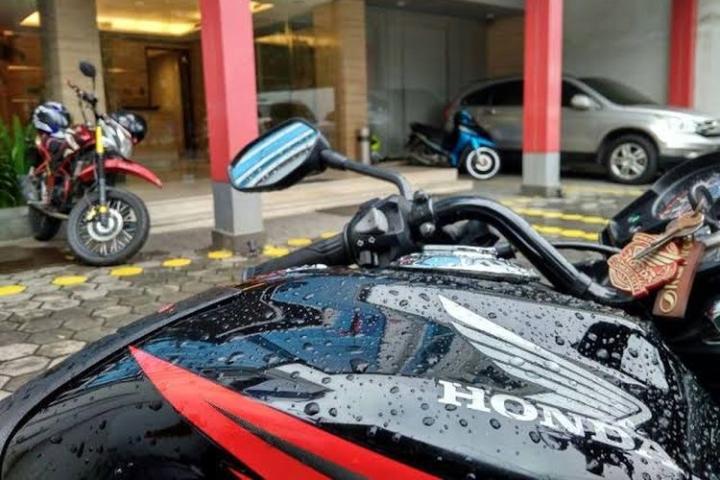 Komponen Motor Yang Cepat Rusak Jika Tidak Segera Dicuci Setelah Terkena Hujan