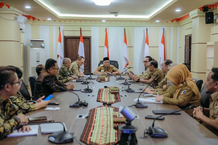 Terima Jajaran Pengurus Kagama Lampung, Gubernur Rahmat Mirzani Djausal Dorong Penguatan Kolaborasi Lintas Sektor dalam Percepatan Hilirisasi Komoditas dan Pembangunan Berbasis Desa