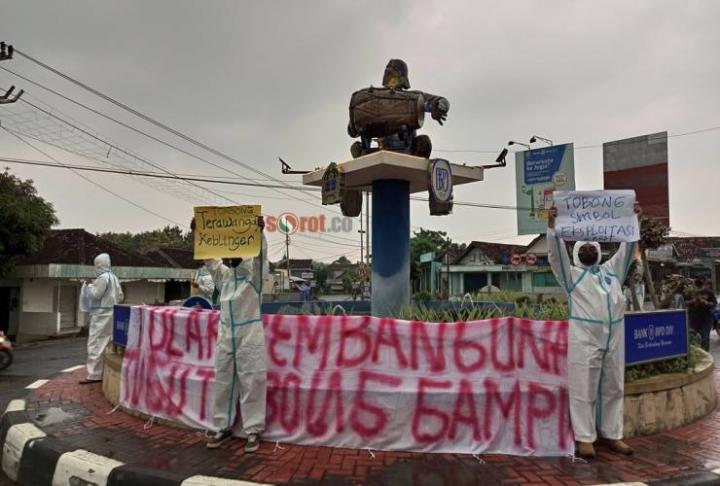 Tolak Pembangunan Ikon Gunungkidul Baru, Warga Gelar Aksi di Depan Patung Kendang Bundaran Siyono