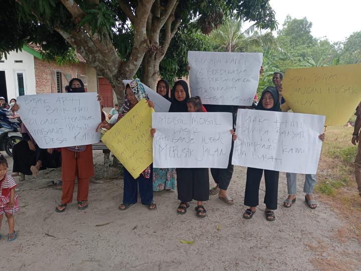 Walhi Bersama Masyarakat Sukorahayu Tegas Menolak Tambang Pasir PT. Nanda Jaya Silika   