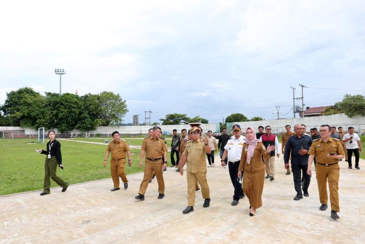 Pj.Gubernur Samsudin Tinjau Progres Pembangunan Revitalisasi Stadion Pahoman Bandar Lampung  