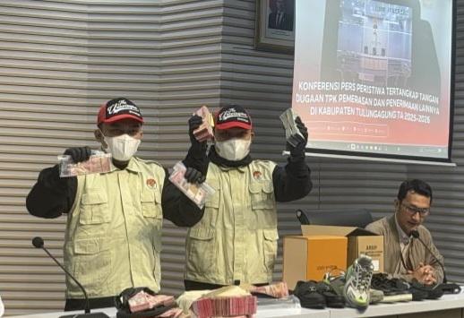 KPK Sita Uang dan Barang Mewah dalam OTT Bupati Tulungagung, 18 Orang Ikut Diamankan