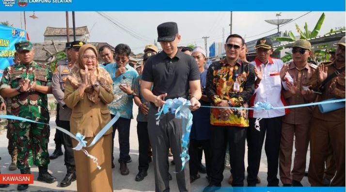 Jalan Mulus, Ekonomi Tumbuh: Bupati Egi Resmikan Akses Bumi Daya-Trimomukti, UMKM Singkong Ikut Terdongkrak