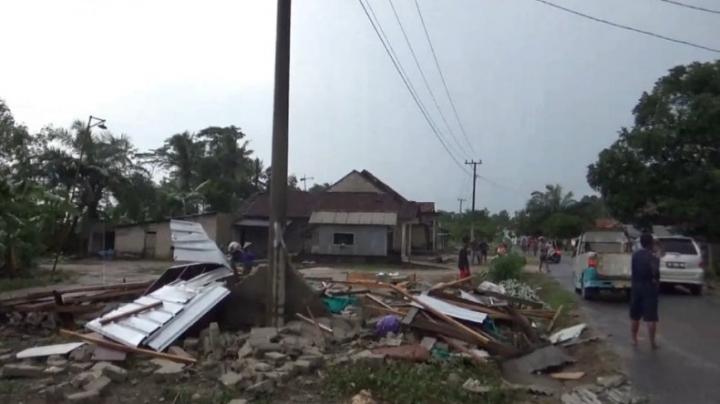 Diterjang Angin Puting Beliung , 90 Rumah di Lampung Tengah Rusak