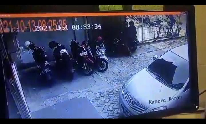Dalam Hitungan Detik, Motor Karyawati Bank Raib Digondol Maling