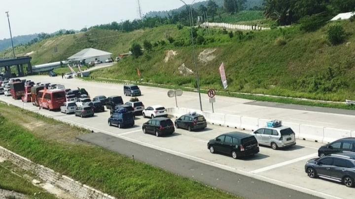 60.986 Kendaraan Masuk Lampung via Gerbang Tol Bakauheni Selatan