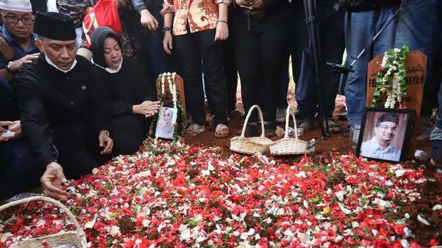 Temukan Buku Diary Vanessa Angel! Ibu Sambung Menangis Setelah Membaca, Isinya Tentang Ini