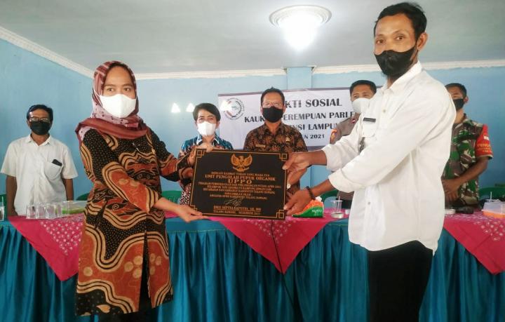Ketua DPRD Lampung Hadiri Penyerahan UPPO Kelompok Tani di Desa Ringin Sari Tulang Bawang