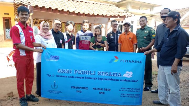 "SMSI PEDULI SESAMA" : SMSI Lampung Timur Bekerjasama dengan SPBU Berikan Bantuan Kepada Balita Tanpa Anus Sejak Lahir