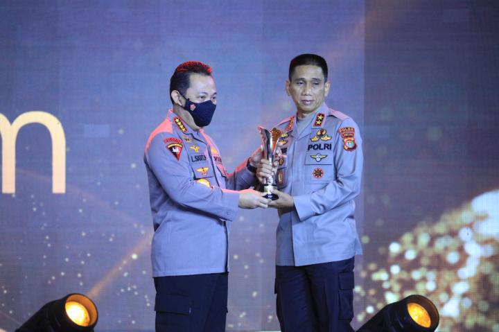 Kapolda Lampung Terima Hoegeng Awards 2022 Kategori "Polisi Berintegritas"