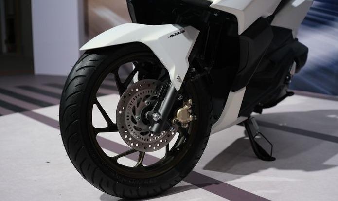 Jika Ban Motor Bocor, Bolehkah Terus Dikendarai?