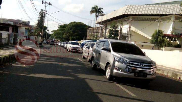 Disekat, Arus Lalu Lintas Jalan Sriwijaya, Kota Bandarlampung MacetÂ 