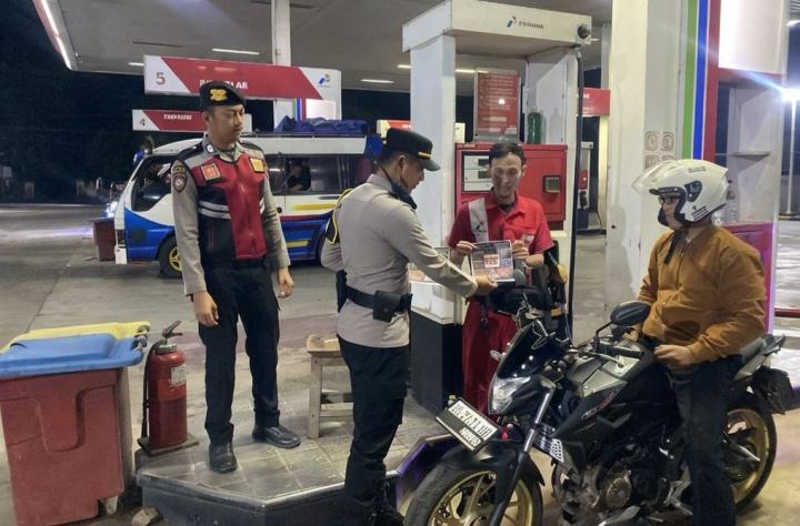 Polisi Pantau SPBU Di Pesawaran, Antisipasi Antrean dan Penyalahgunaan BBM