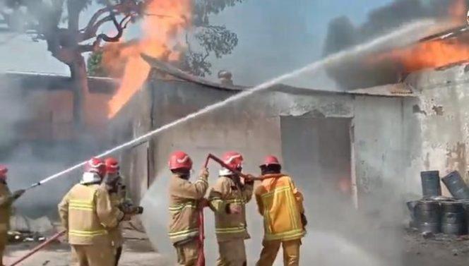 Pabrik Sabun Ludes Terbakar di Kawasan Klapanunggal Bogor, Karyawan: Ada Dokumen Penting Disana