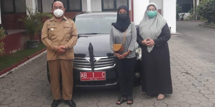 Unik! Laila Ngidam Naik Mobil Dinas Bupati, Keinginan Laila Akhirnya Terwujud
