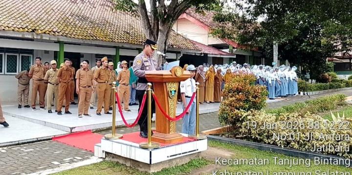 Sambangi Sekolah, Polisi Ingatkan Pelajar Jauhi Narkoba dan Radikalisme