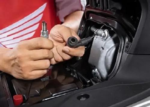 Tips Merawat Busi saat Musim Penghujan