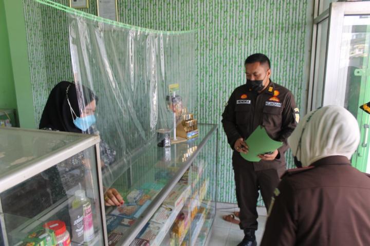 Kejari Tulang Bawang Tinjau Ketersediaan Obat Dan Tabung Oksigen di Kabupaten Mesuji