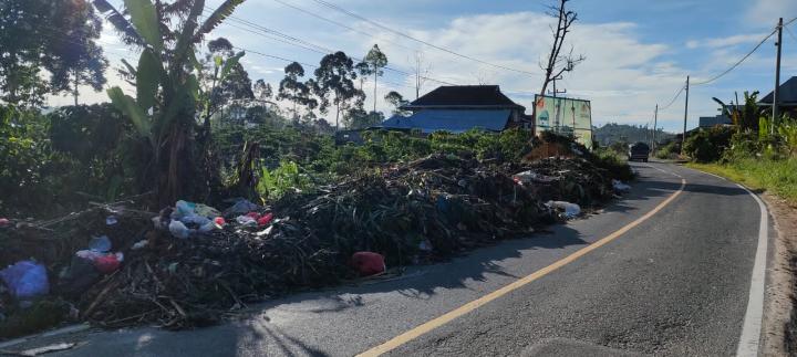 Sepekan Sampah di Pekon Canggu-Kutabesi Masih Menumpuk Dan Mengganggu