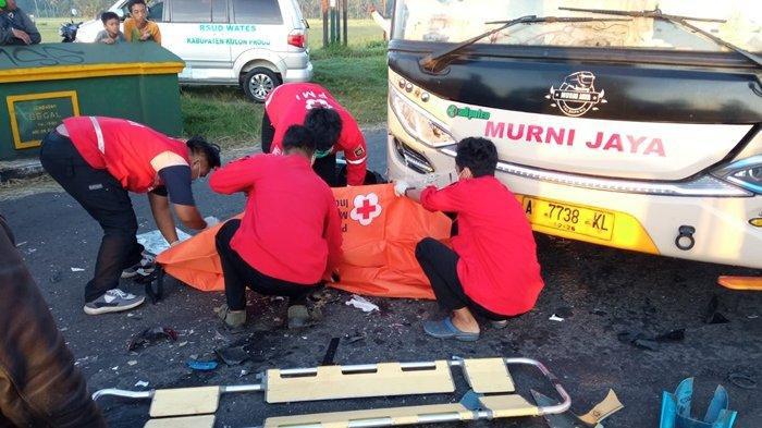 Melaju Kencang, Oleng dan Tabrak Bus, Pembonceng Tewas Ditempat