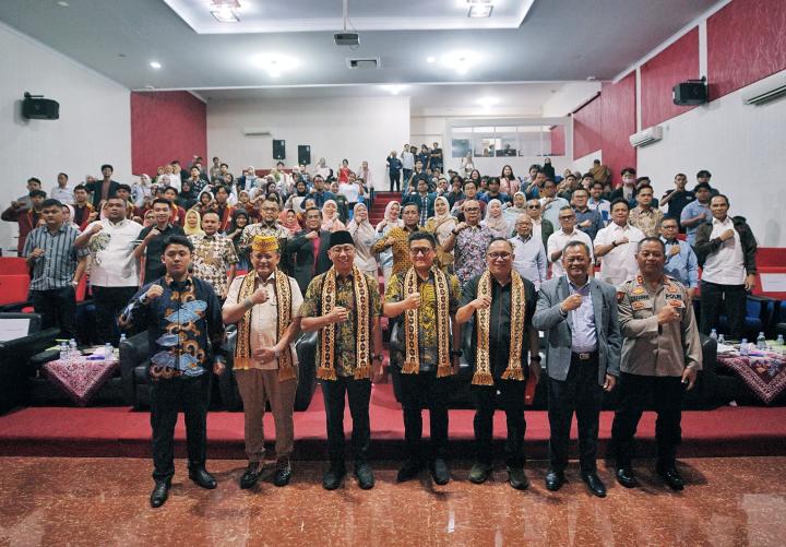 Gubernur Lampung Terpilih Rahmat Mirzani Djausal Tegaskan Pentingnya Solidaritas Lintas Sektor Sebagai Pondasi Membangun Bangsa Menuju Visi Indonesia Emas 2045  