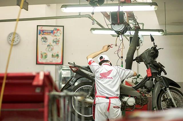 Servis Besar Motor Honda Meliputi Apa Saja   