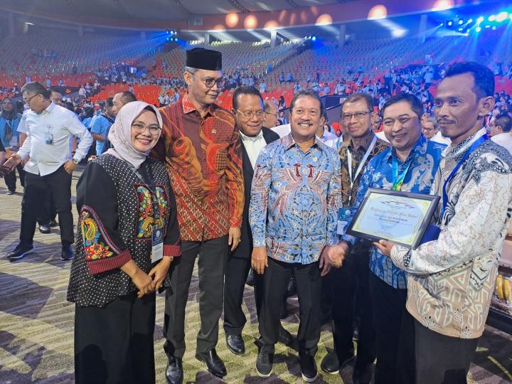 Dinas Kelautan dan Perikanan Provinsi Lampung Dampingi Pokmaswas Jaya Bahari Abadi, Lampung Timur Terima Penghargaan Adibakti Mina Bahari Terbaik Ketiga Nasional  
