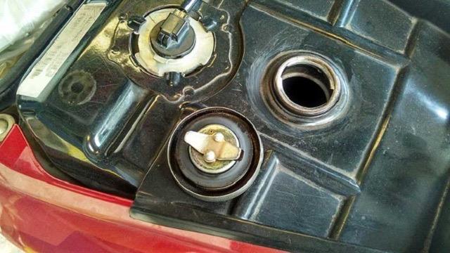 Bahaya Tidak Menutup Tangki Bensin dengan Rapat   
