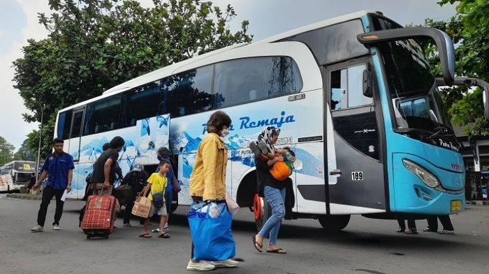 Penumpang Arus Balik Padati Terminal Jombor Sleman