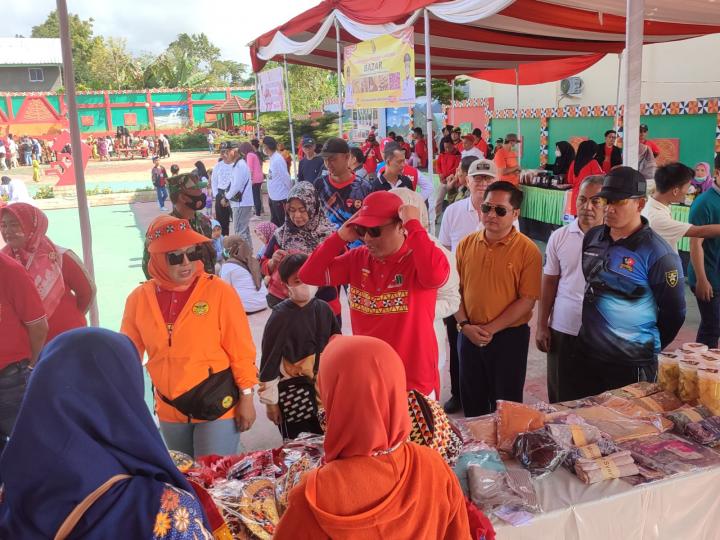 Pemerintah Provinsi Lampung Gelar Bazar Rebo di Lampung BaratÂ 