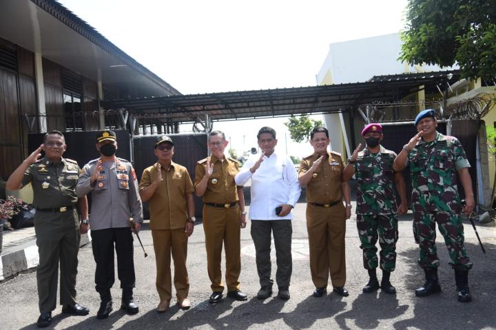 Ketua DPRD Lampung dan Sekda Provinsi Lampung Sambut Kunjungan Kerja (Kunker) Kepala Staf TNI Angkatan Darat (KASAD) 