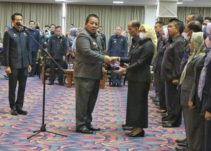 Gubernur Arinal Djunaidi Melantik dan Mengambil Sumpah Jabatan 105 Pejabat Administrator dan Pejabat Pengawas di Lingkungan Pemerintah Provinsi Lampung