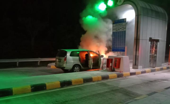 HK Jelaskan Terkait Kebakaran Satu Unit Mobil di Gerbang Tol Kotabaru
