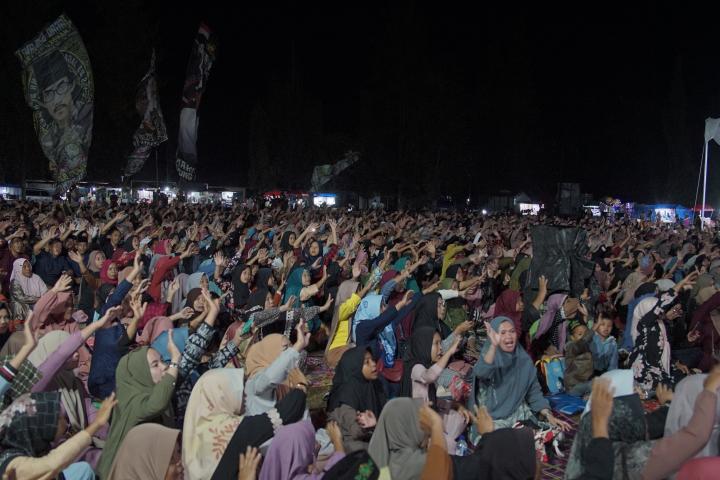 Dihadiri Ribuan Warga, Mirza - Jihan Bersalawat di Lampung Tengah 