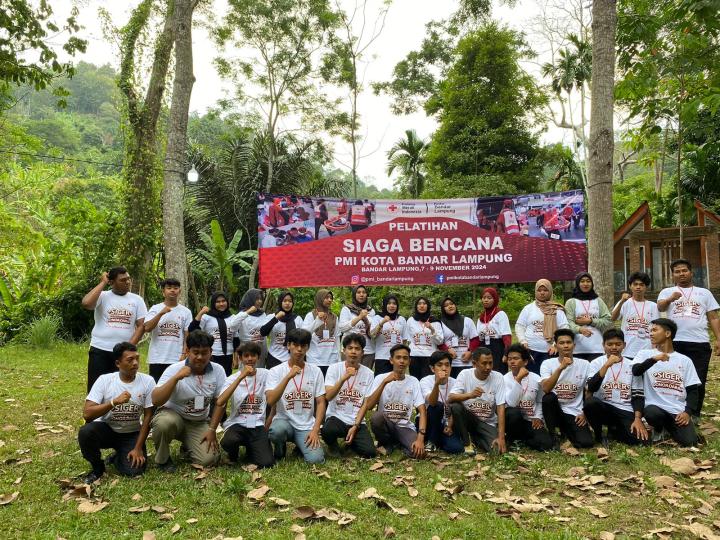 Enam Mahasiswa IIB Darmajaya Dilatih Jadi Pahlawan Siaga Bencana, Siap Tangani Situasi Darurat 