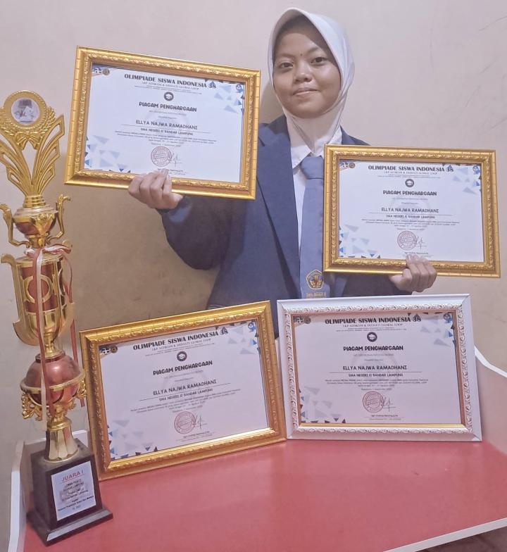 Siswi SMA Negeri 10 Bandar Lampung Borong 3 Medali Emas Dalam Ajang OSI 38 LKP Astikom & Deehati Global Loop
