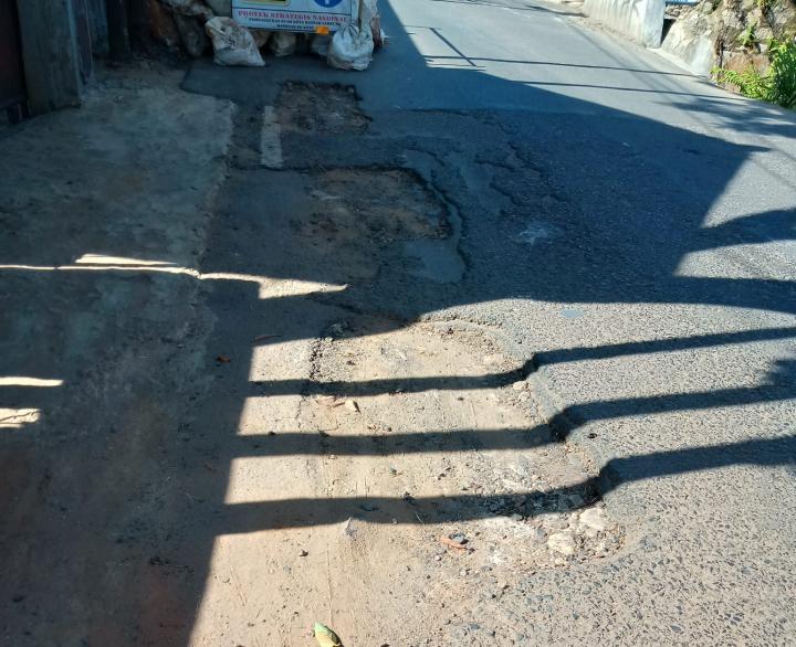 Warga Jalan Padjadjaran Keluhkan Bekas Galian Proyek