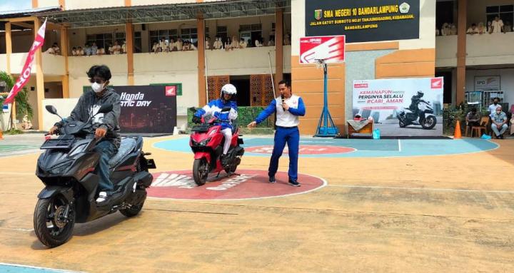 TDM Gelar #Cari_Aman Kepada Siswa SMAN 10 Bandar Lampung