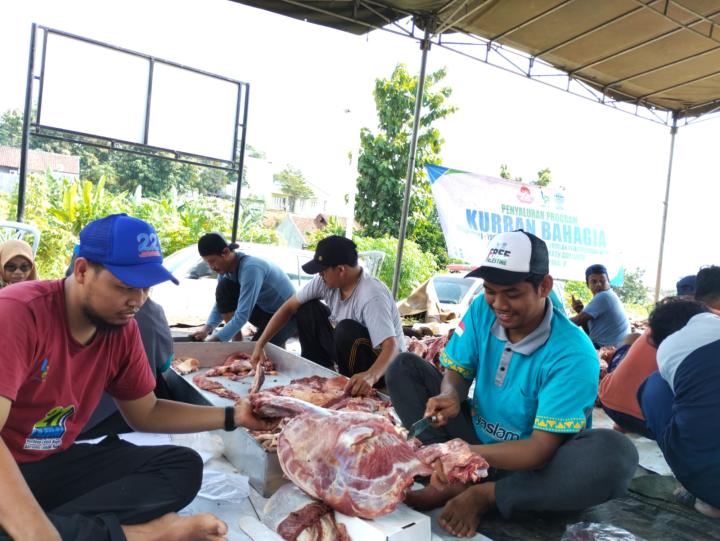 Yayasan Pemberdayaan Nusantara dan LAZDAI Lampung Gelar Qurban 