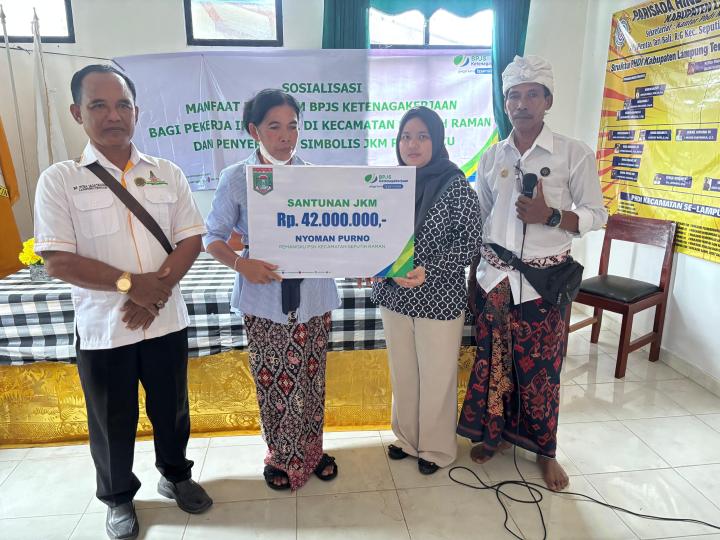 Lindungi PSN, BPJS Ketenagakerjaan Lampung Tengah Sosialisasi dan Serahkan Santunan