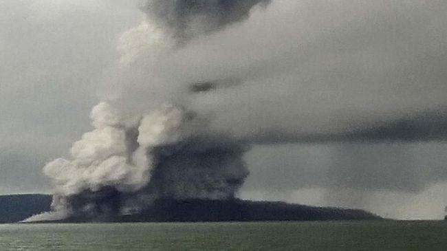 Sepanjang Jumat, Gunung Anak Krakatau Erupsi Sebanyak 3 kali