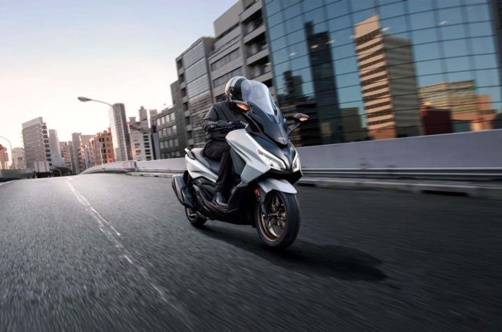 Honda Forza 250, Skutik Premium yang Kini Tampil Lebih Mewah dan Berkelas