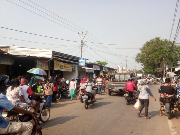 Jelang Idul Adha di Masa PPKM Darurat, Pasar Way Kandis Diserbu MasyarakatÂ 