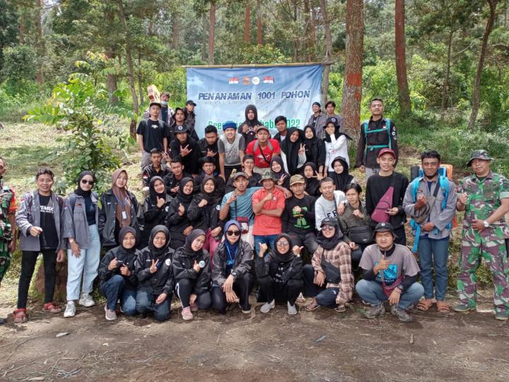 Penghijauan di Lereng Merbabu, Mahasiswa IAIN Salatiga Gelar Kegiatan Bersama Babinsa Koramil 07/ Ngablak 