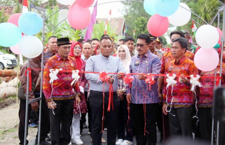 Bupati Lampung Selatan Resmikan Jalan Poros Desa Sumber Sari-Kedaung Kecamatan Sragi