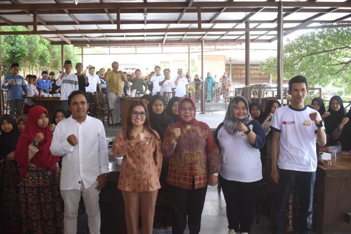 Anggota DPRD Provinsi Lampung Aprilliati Narasumber Dalam Diskusi Publik Bahas Pemahaman Idiologi Pancasila 