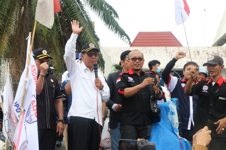 Ketua DPRD Lampung Temui Masa Aksi Gerakan Aksi Roda Dua dan Empat ( Gedor) Lampung 809