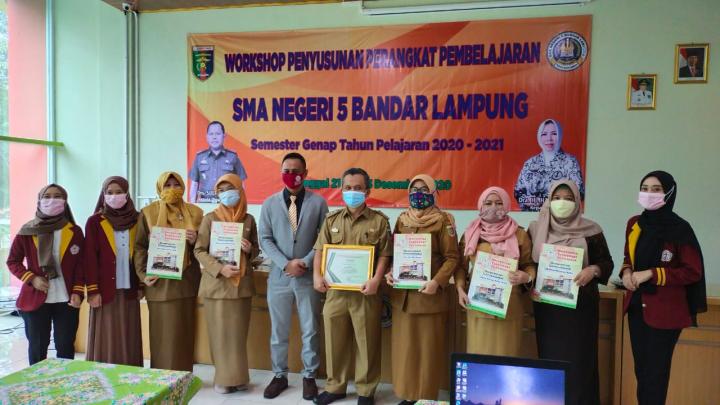 PTS Terbaik Universitas Teknokrat Gelar Workshop di SMAN 5 Bandar Lampung