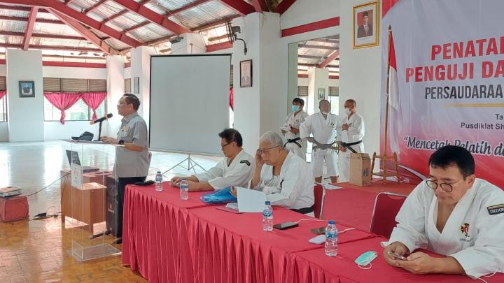 Laksdya TNI.(Purn) Dr. Agus Stiadji. S.A.P. M.A Membuka Secara Resmi Penataran Pelatih dan Penguji Daerah Se - Indonesia